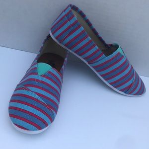 Toms styled flats